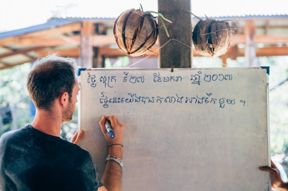 Apprentissage du Khmer par un touriste participatif, Cambodge